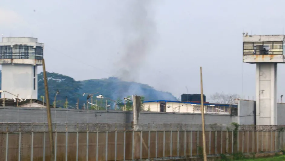 Se amotinan los reos en Tabasco
