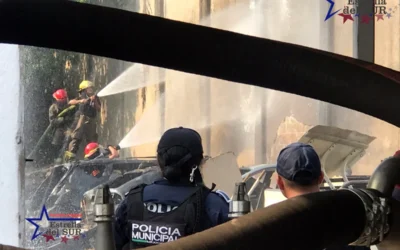 Se quemaron vehículos dentro de estacionamiento en Minatitlán