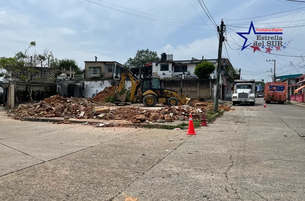 Otro Oxxo va para la esquina de Díaz Mirón y Damián Carmona en la obrera Minatitlán