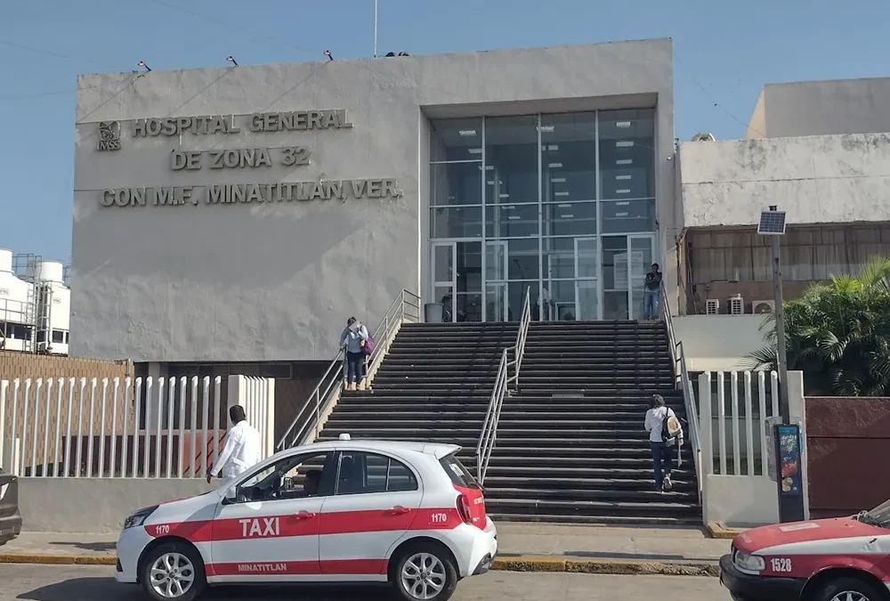 “¡Aparte de insolente, burlón!”; denuncian maltrato a adulta mayor en el IMSS de Minatitlán