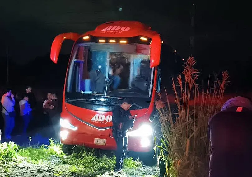 ¡Terror en la carretera! Asaltan autobús ADO y despojan a pasajeros en Minatitlán