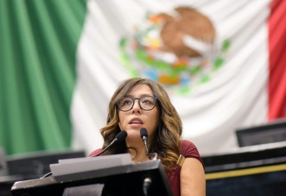 ¡Se despide Naomi Santos de la presidencia del Congreso!; la minatitleca entrega la Mesa Directiva