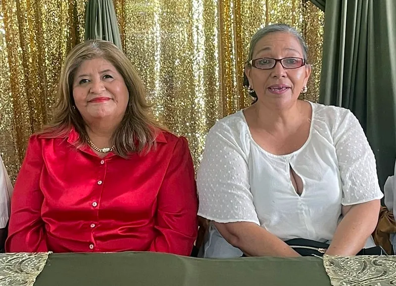 ¡Cierran 30 años de enseñanza! Se jubilan dos queridas maestras de la secundaria Krupskaya Robles Serrano